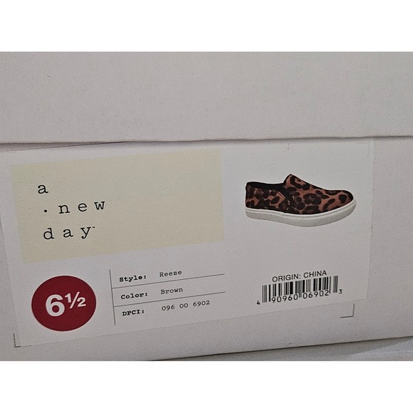 A New Day Reese Womens 6.5 Leopard Print Slip On Sneakers Memory Foam Brown New - Picture 11 of 12